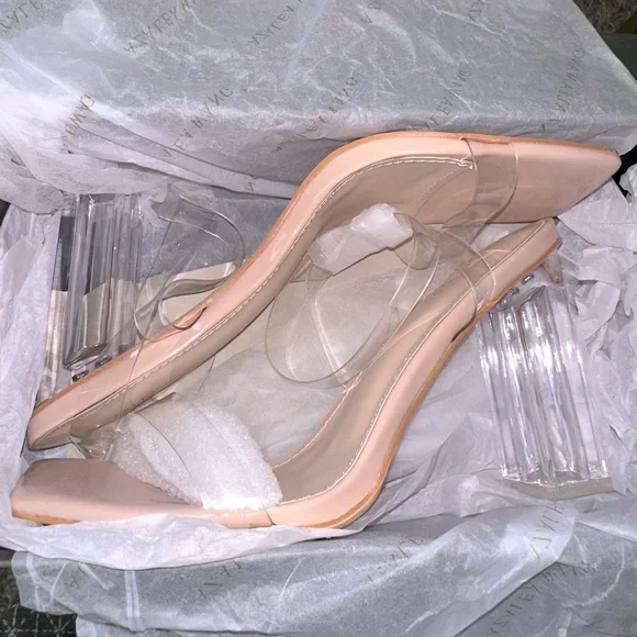 AKIRA Nude clear block heels ✨ - Picture 3 of 6